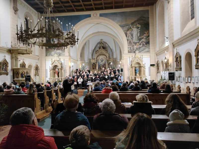 Vánoční koncert KDS a Hokus Pokus 5