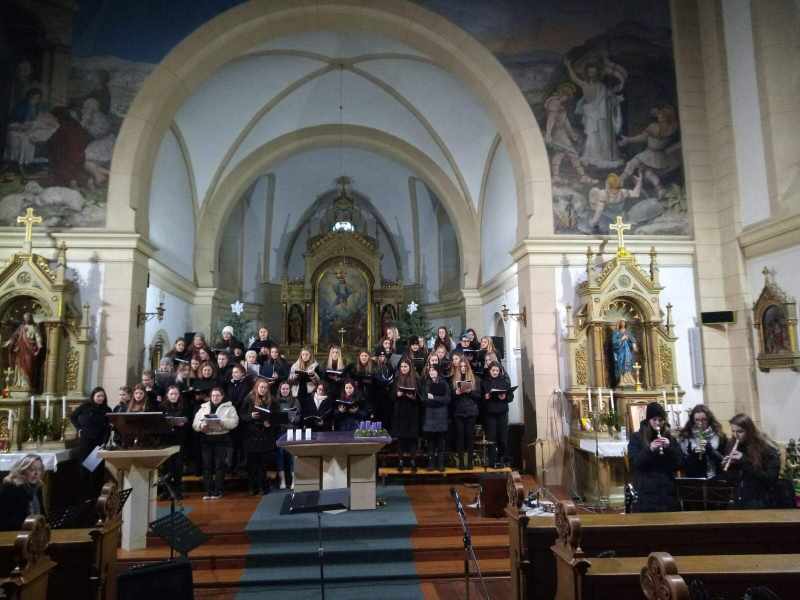 Vánoční koncert KDS a Hokus Pokus 7